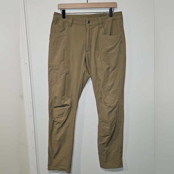 Patagonia Other - Patagonia Men’s Hiking Pants Khaki Color Lightweight Nylon Spandex Mens 32/32